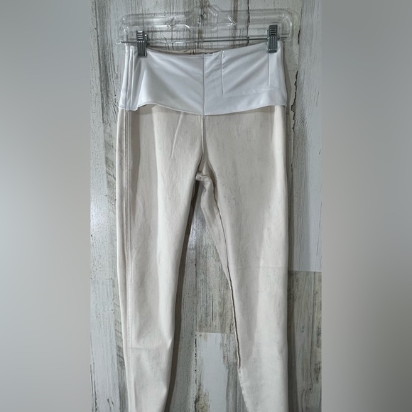 Lysse Cream Floral Print Stretch Leggings with Pockets Ab Control Size Small - Picture 12 of 12